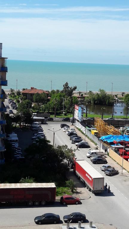 Big Flat In Batumi Apartment Exterior photo